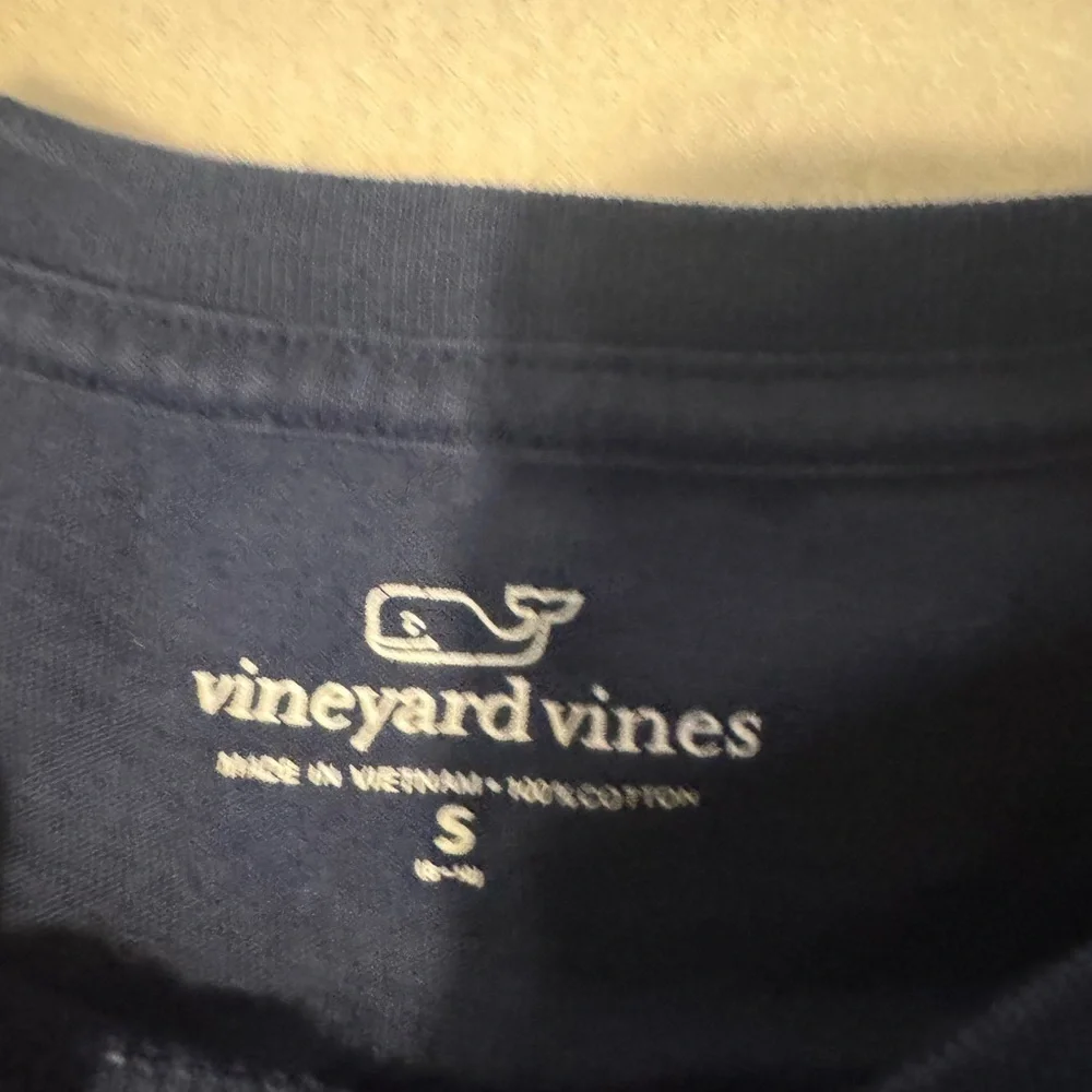 Vineyard Vines stylish navy